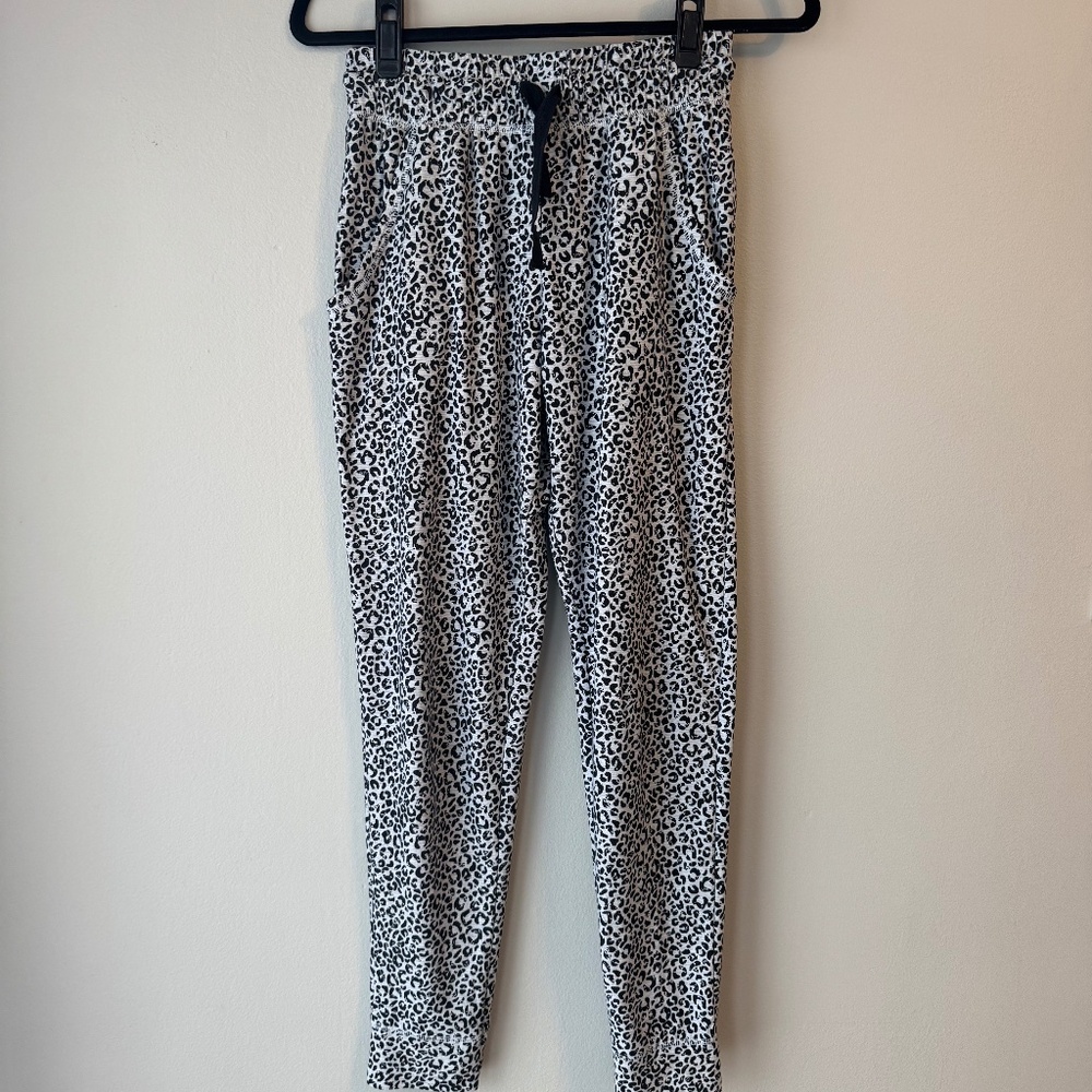EUC Women’s Jaclyn Intimates Leopard Pajama Sleep Pants size Small
